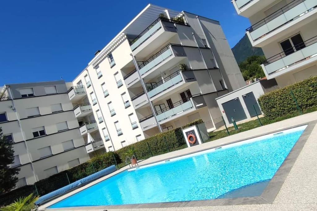 אלברטוויל Superbe Appartement En Residence Avec Piscine. מראה חיצוני תמונה